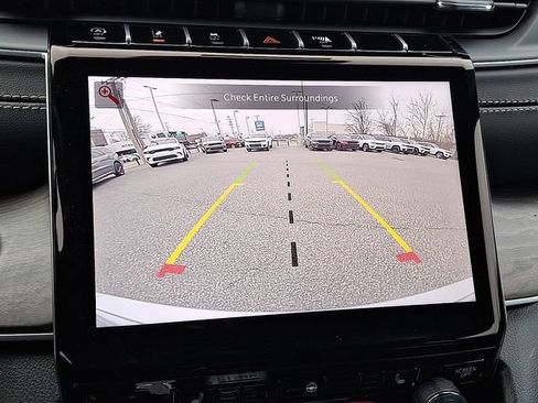 New 2025 Jeep Grand Cherokee Limited w/ Black Appearance Package image 13