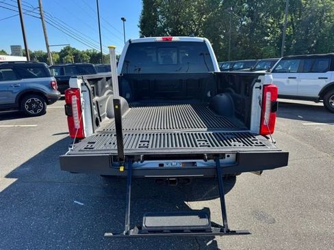 Used 2024 Ford F250 Lariat w/ Lariat Ultimate Package AWD/4WD image 8