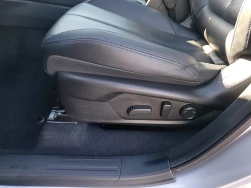 Certified 2025 Subaru Forester Limited image 13