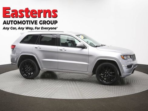 Used 2017 Jeep Grand Cherokee Altitude AWD/4WD image 46