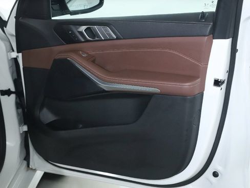 Used 2022 BMW X7 xDrive40i w/ Premium Package AWD/4WD image 38