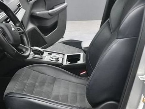Used 2024 Mitsubishi Outlander SE AWD/4WD image 17