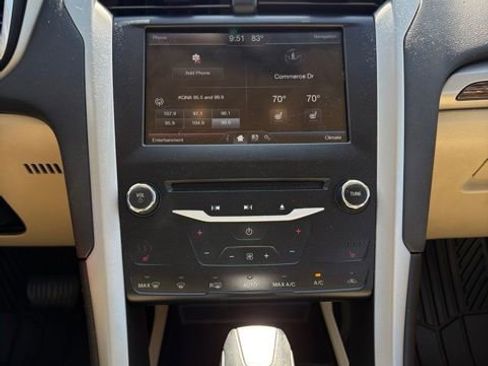 Used 2014 Ford Fusion SE w/ Equipment Group 502A FWD image 15