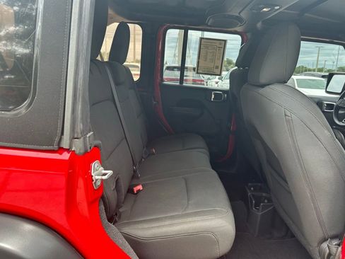 Used 2018 Jeep Wrangler Unlimited Sport AWD/4WD image 37