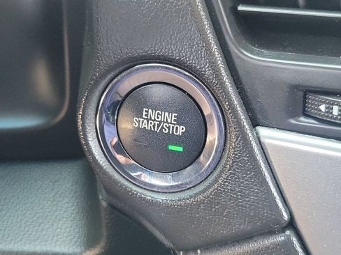 Used 2016 Chevrolet Suburban LT RWD image 9