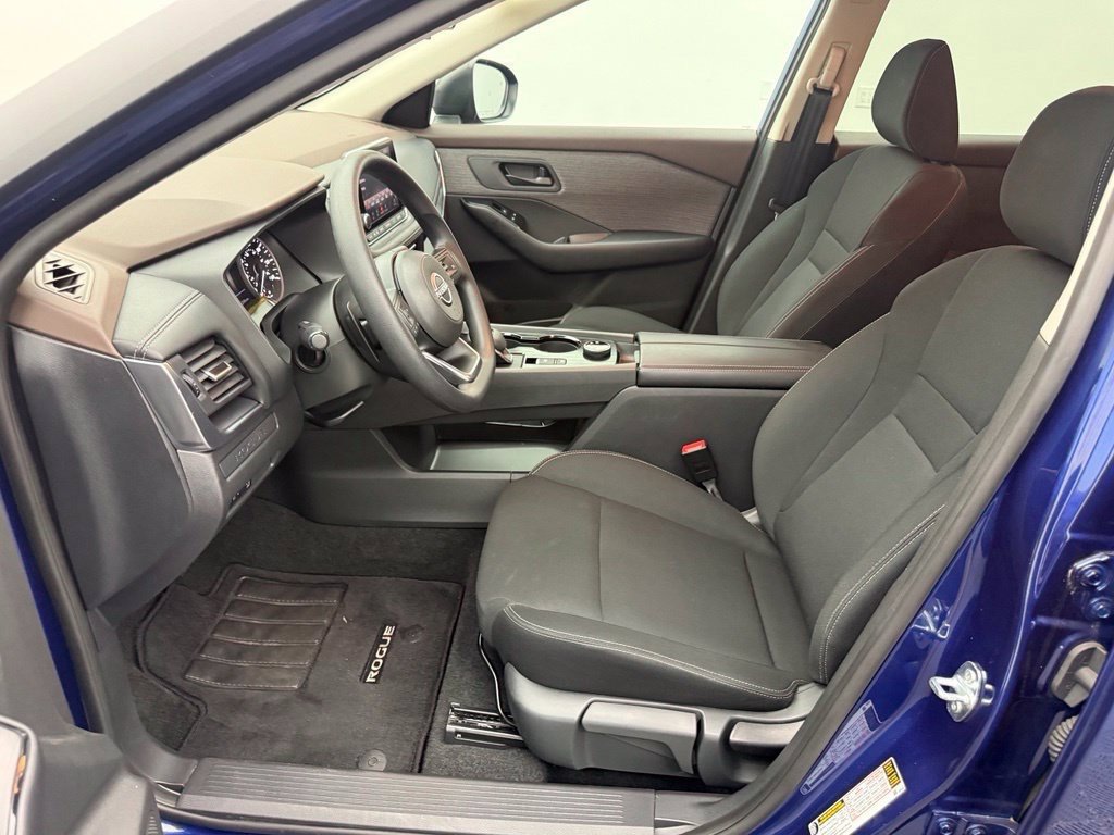 Used 2023 Nissan Rogue S AWD/4WD image 21