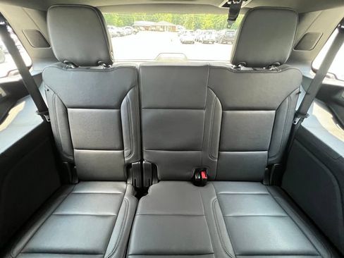 Used 2025 Chevrolet Tahoe LT RWD image 11