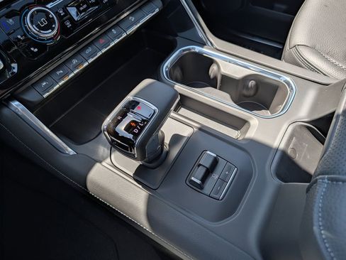 New 2026 GMC Sierra 1500 Denali w/ Technology Package AWD/4WD image 25