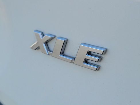Used 2022 Toyota RAV4 XLE Premium FWD image 9