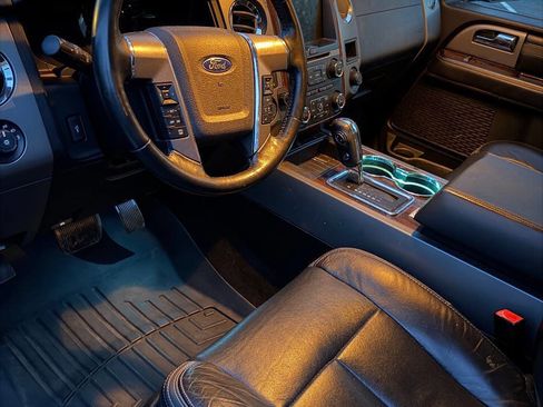 Used 2016 Ford Expedition Platinum image 7