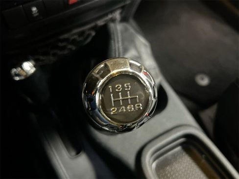 Used 2017 Jeep Wrangler Unlimited Sahara w/ Connectivity Group image 16