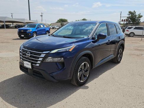 Used 2025 Nissan Rogue SV FWD image 4