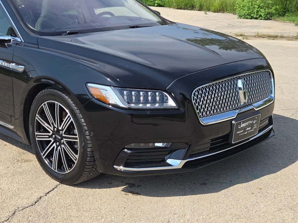 Used 2019 Lincoln Continental Reserve AWD/4WD image 4