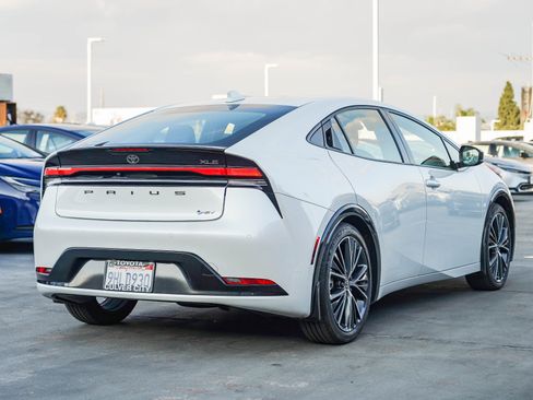 Certified 2023 Toyota Prius XLE image 9