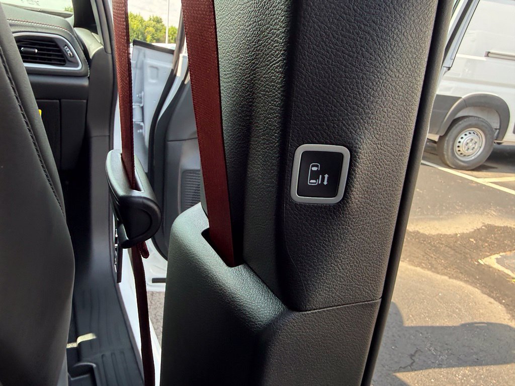 New 2027 Chrysler Pacifica Select FWD image 58