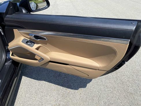 Used 2017 Porsche 911 Carrera 4S image 40