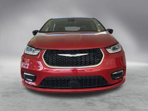 Used 2024 Chrysler Pacifica Touring-L FWD image 12