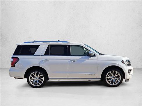 Used 2018 Ford Expedition Platinum RWD image 4