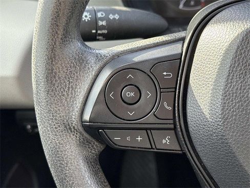 Used 2022 Toyota Corolla LE image 24