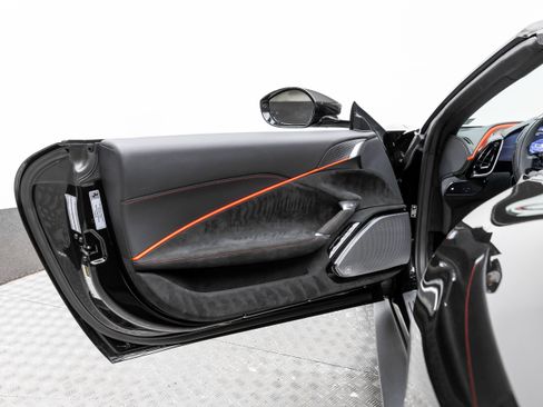 Used 2025 Ferrari Roma Spider RWD image 12