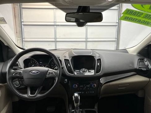 Used 2019 Ford Escape Titanium FWD image 4