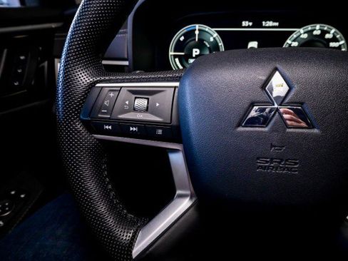 Used 2023 Mitsubishi Outlander SEL 40th Anniversary image 38