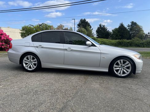 Used 2008 BMW 328i Sedan RWD image 4