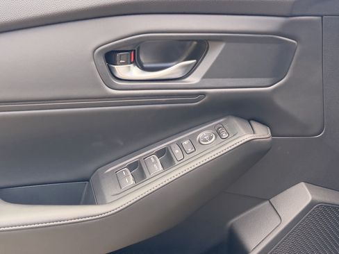 Used 2025 Honda Accord Sport image 7