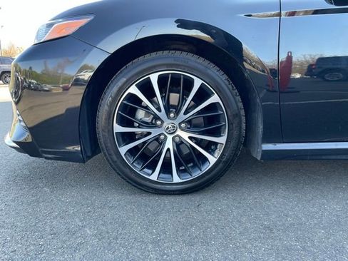 Used 2020 Toyota Camry SE w/ Convenience Package FWD image 31