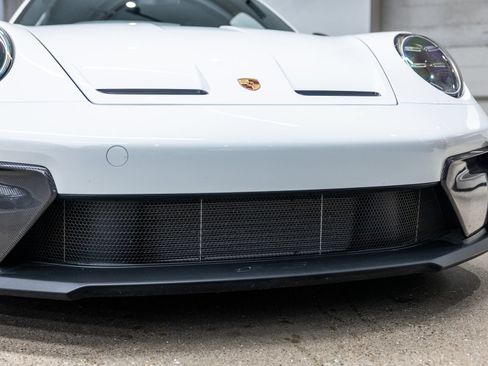 Certified 2025 Porsche 911 GT3 RWD image 17