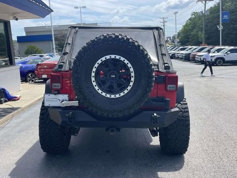 Used 2017 Jeep Wrangler Unlimited Sahara w/ Connectivity Group AWD/4WD image 6