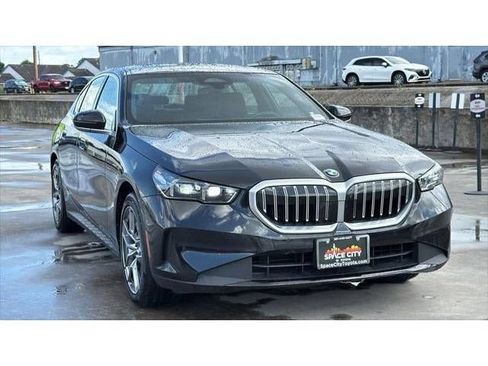 Used 2026 BMW 530i RWD image 8