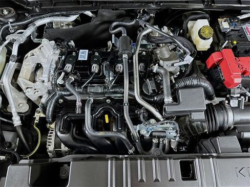 Used 2025 Nissan Kicks SV image 28