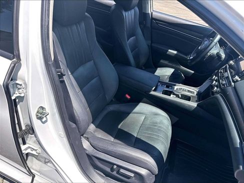 Used 2020 Honda Accord Touring image 10