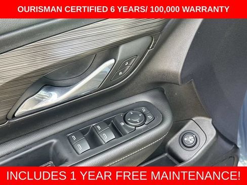 Used 2024 GMC Terrain SLE w/ Driver Convenience Package FWD image 19