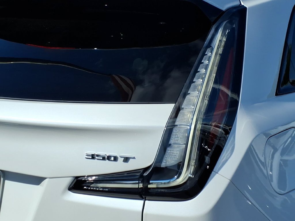 Used 2024 Cadillac XT4 Sport FWD image 8
