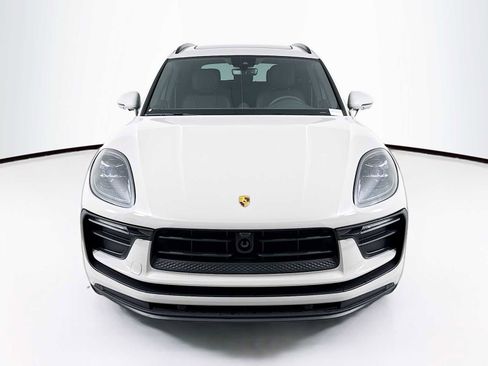 New 2025 Porsche Macan image 6