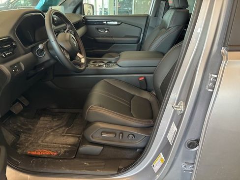 Certified 2025 Honda Pilot TrailSport image 4