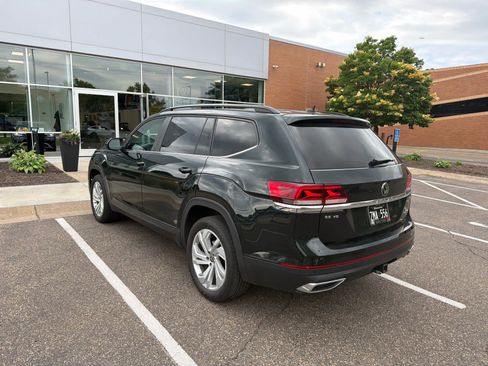 Used 2022 Volkswagen Atlas SE w/ Panoramic Sunroof Package AWD/4WD image 2