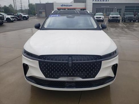 Used 2024 Lincoln Nautilus Black Label AWD/4WD image 10