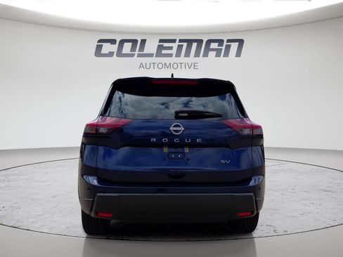 Used 2024 Nissan Rogue SV FWD image 4