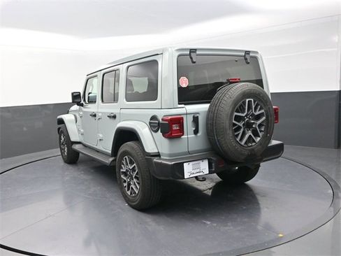 Used 2024 Jeep Wrangler Sahara image 5