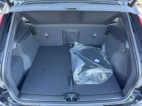 New 2026 Volvo XC40 B5 Ultra image 19