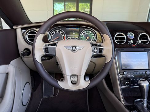 Used 2015 Bentley Continental GT image 34