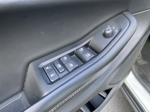 Used 2023 Jeep Grand Cherokee L Laredo image 17