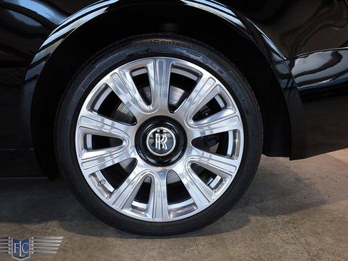 Used 2017 Rolls-Royce Dawn RWD image 40