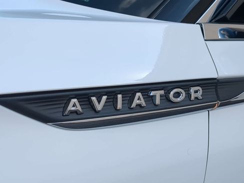 Used 2025 Lincoln Aviator Reserve w/ Luxury Package image 12
