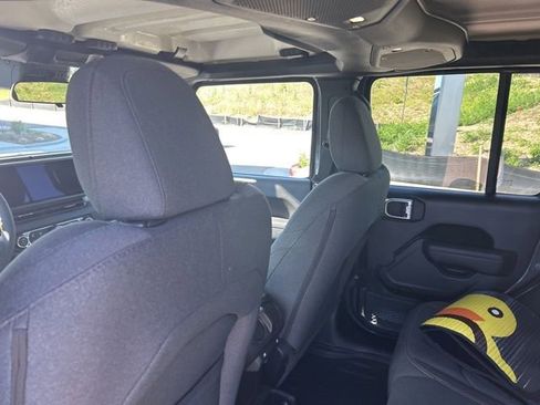 Used 2024 Jeep Wrangler Unlimited Sport AWD/4WD image 9