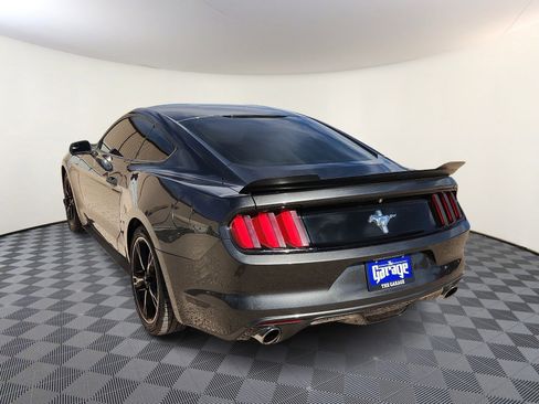 Used 2017 Ford Mustang Coupe image 3