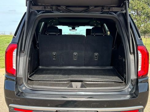 Used 2021 GMC Yukon XL Denali w/ Denali Ultimate Package image 8